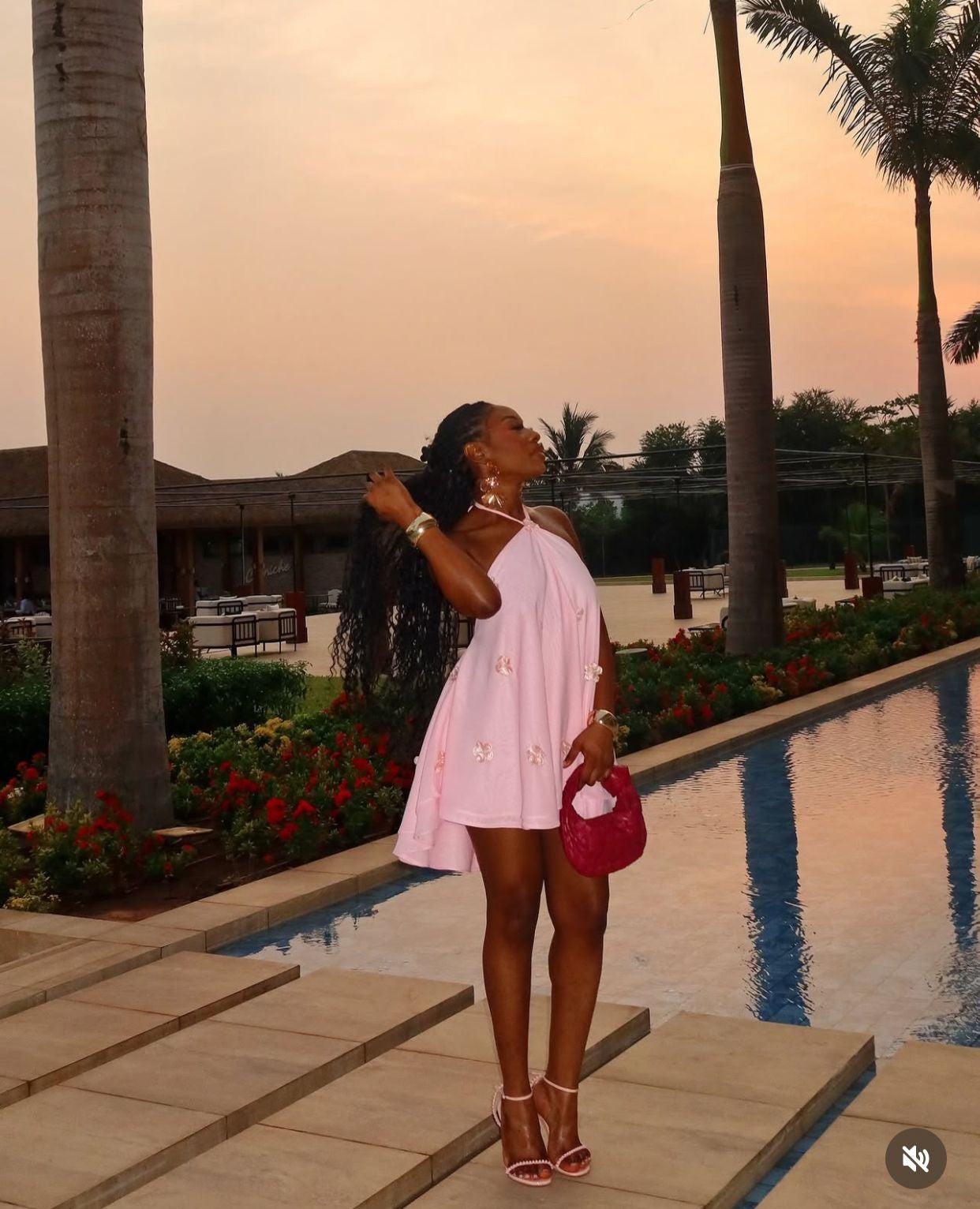 𝐁𝐞𝐚𝐭𝐫𝐢𝐳𝐢𝐧𝐞  𝐃𝐫𝐞𝐬𝐬