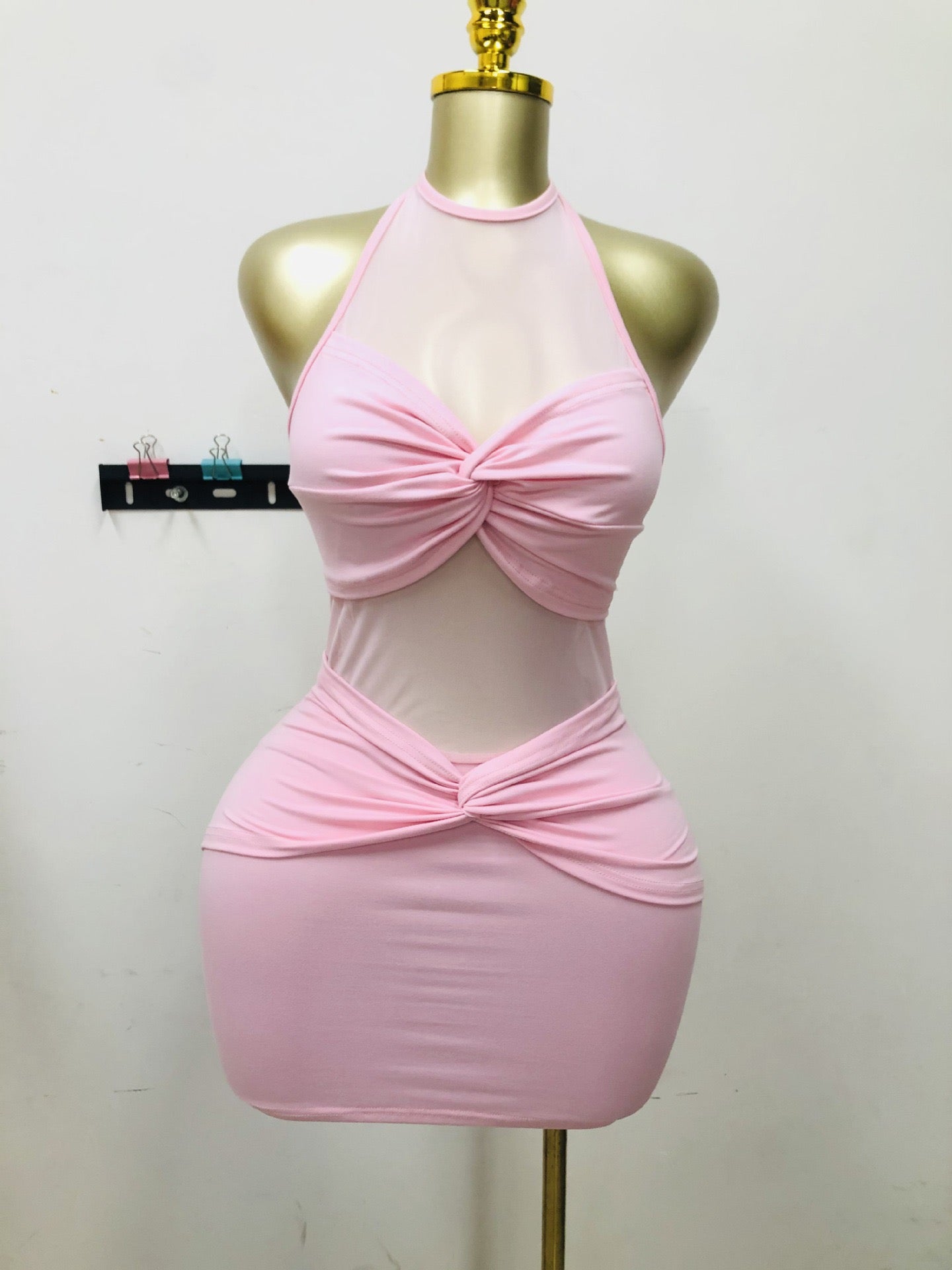 𝐈𝐬𝐨𝐥𝐝𝐞 𝐏𝐢𝐧𝐤 𝐃𝐫𝐞𝐬𝐬