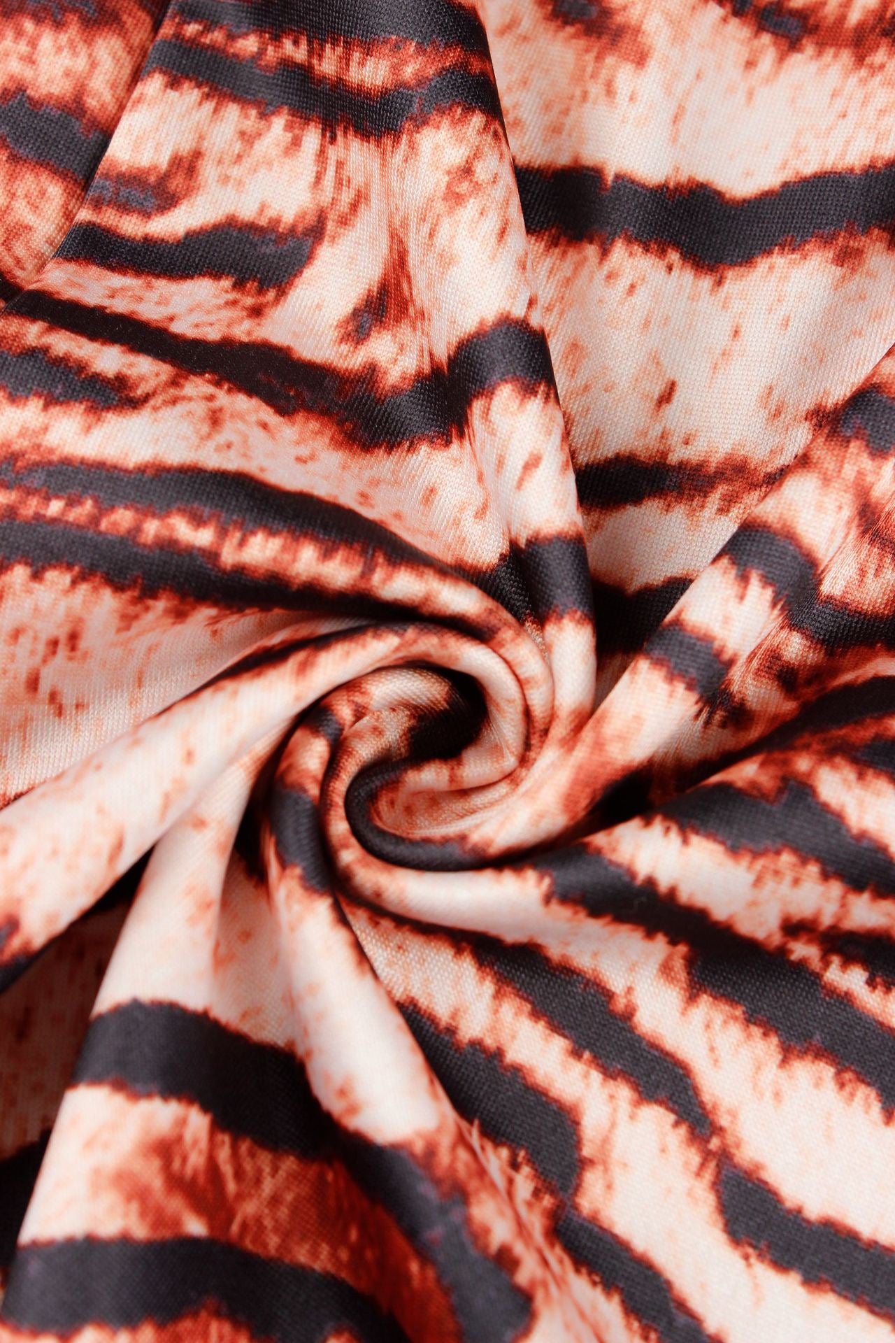 𝐙𝐡𝐚𝐫𝐚 𝐋𝐞𝐨𝐩𝐚𝐫𝐝 𝐑𝐨𝐦𝐩𝐞𝐫