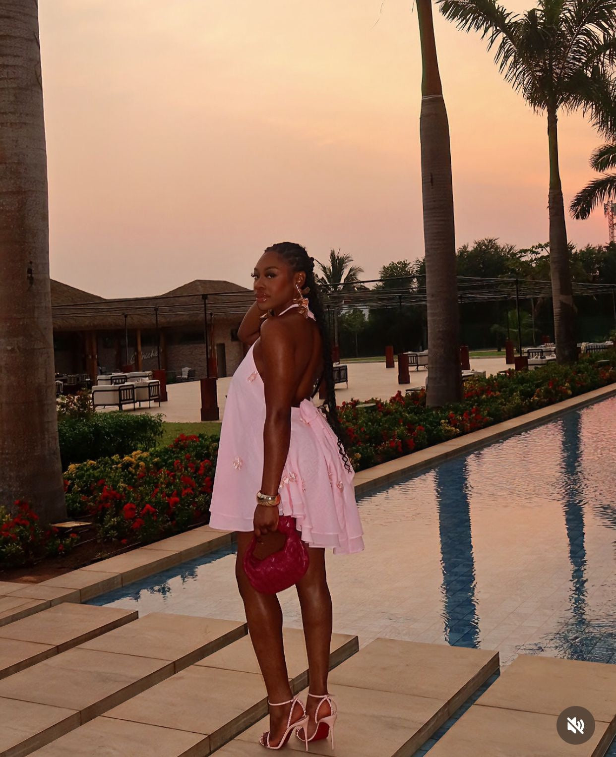 𝐁𝐞𝐚𝐭𝐫𝐢𝐳𝐢𝐧𝐞  𝐃𝐫𝐞𝐬𝐬