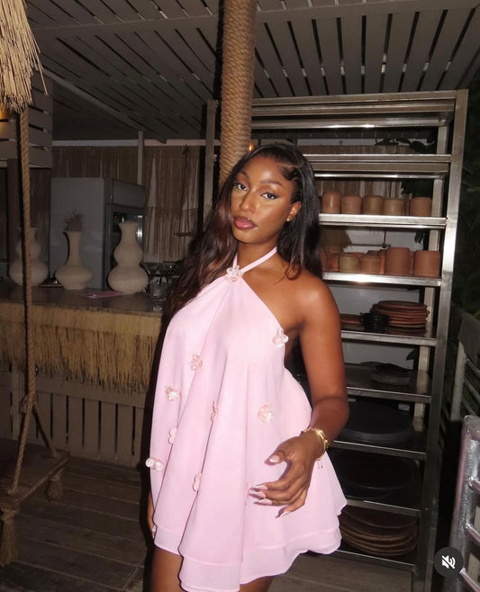 𝐁𝐞𝐚𝐭𝐫𝐢𝐳𝐢𝐧𝐞  𝐃𝐫𝐞𝐬𝐬