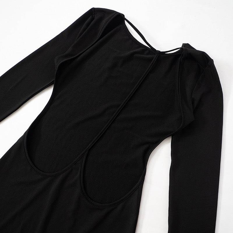 𝐓𝐚𝐲𝐥𝐨𝐫 𝐁𝐚𝐜𝐤𝐥𝐞𝐬𝐬 𝐃𝐫𝐞𝐬𝐬