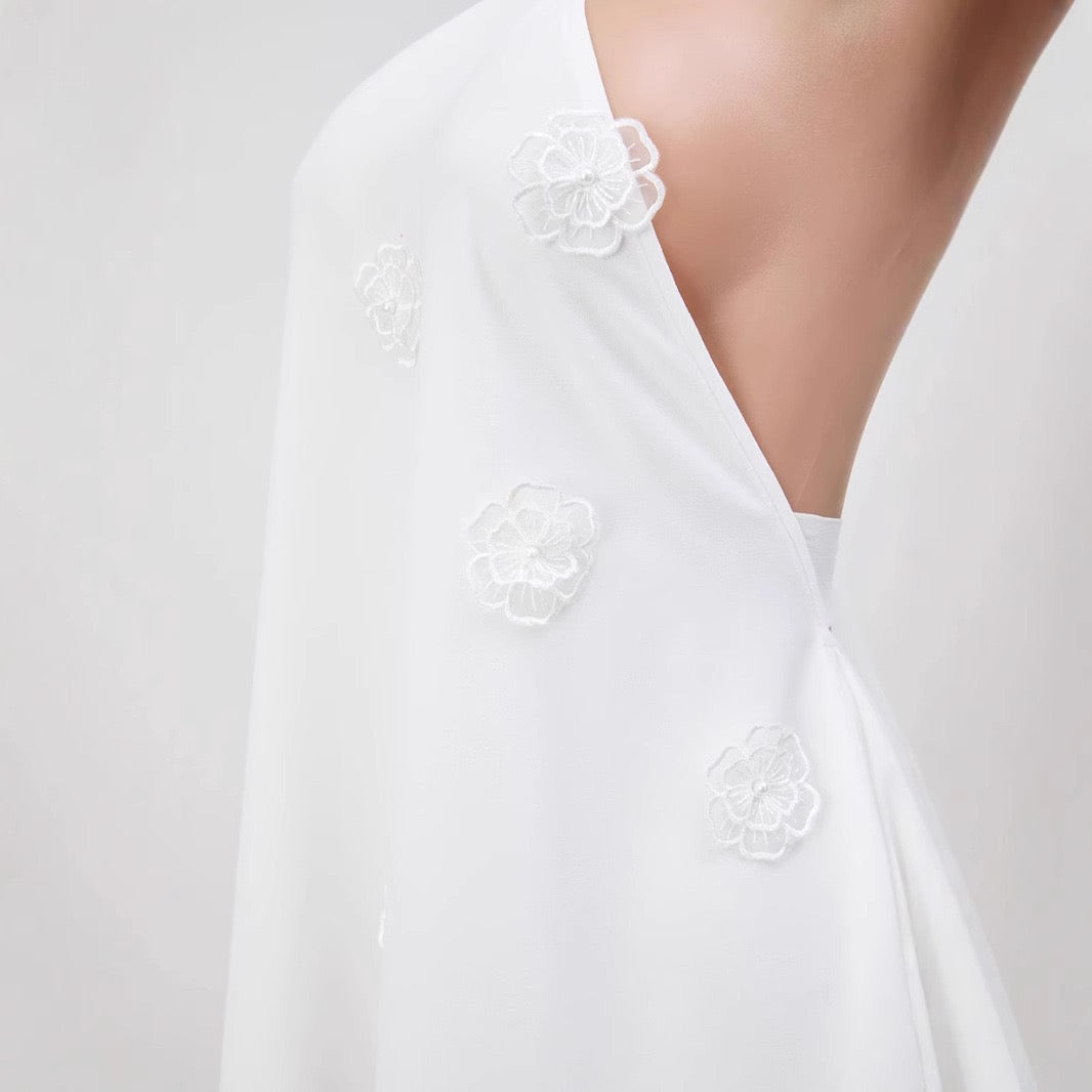 𝐁𝐞𝐚𝐭𝐫𝐢𝐳𝐢𝐧𝐞  𝐃𝐫𝐞𝐬𝐬