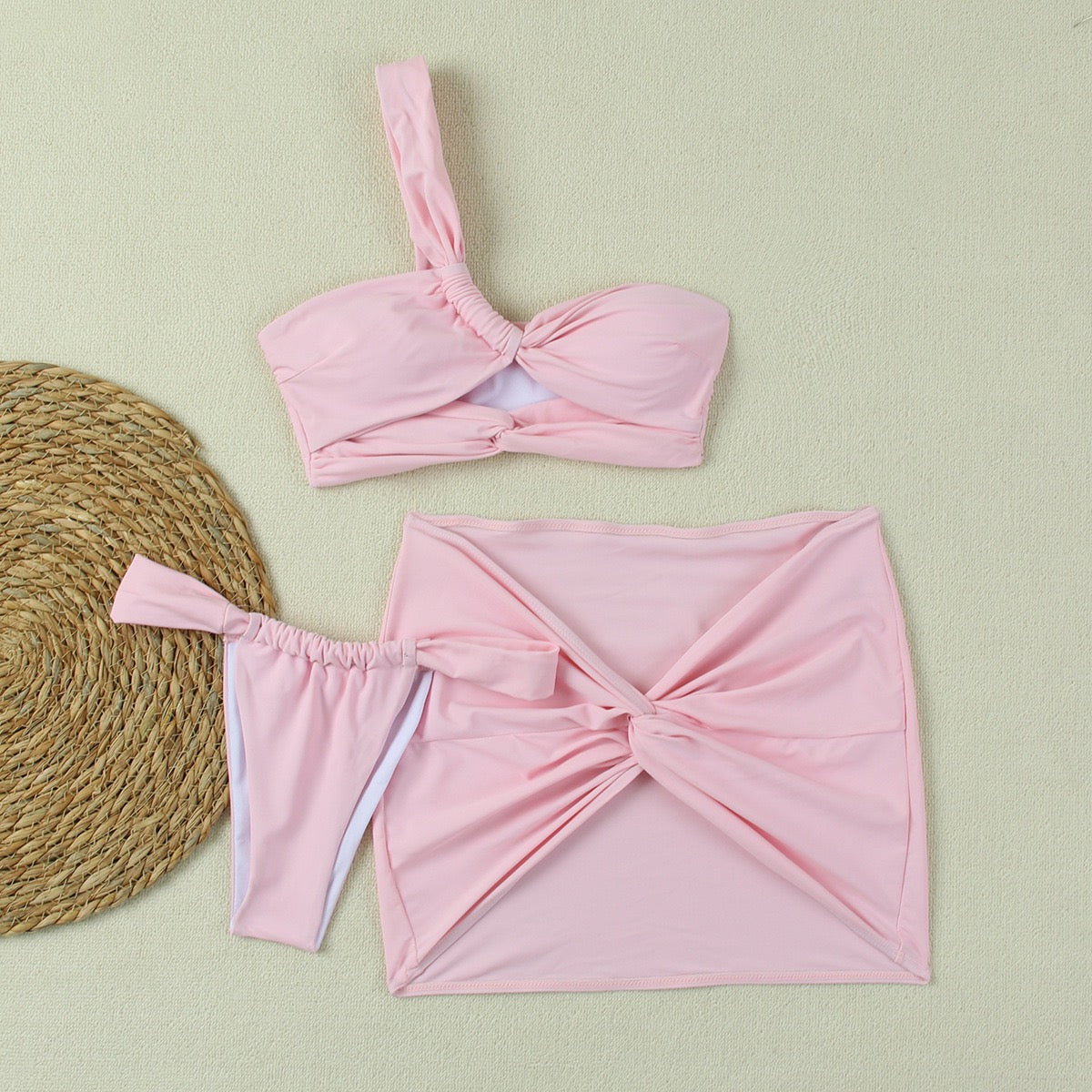 𝐒𝐞𝐱𝐲 𝟑 𝐏𝐢𝐞𝐜𝐞 𝐁𝐢𝐤𝐢𝐧𝐢