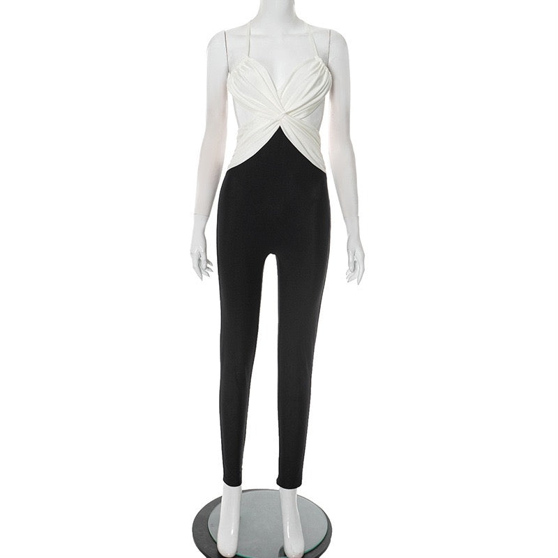 𝐓𝐡𝐚𝐭 𝐆𝐢𝐫𝐥 𝐉𝐮𝐦𝐩𝐬𝐮𝐢𝐭