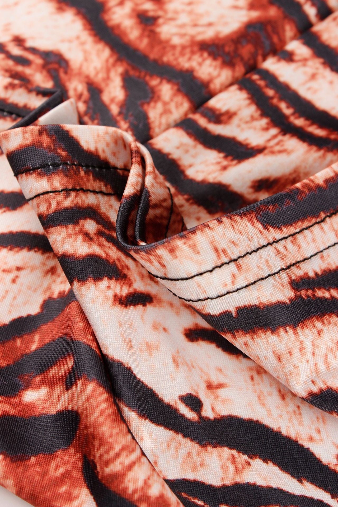 𝐙𝐡𝐚𝐫𝐚 𝐋𝐞𝐨𝐩𝐚𝐫𝐝 𝐑𝐨𝐦𝐩𝐞𝐫