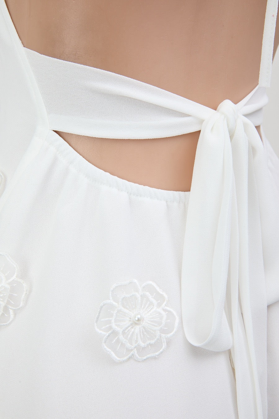 𝐁𝐞𝐚𝐭𝐫𝐢𝐳𝐢𝐧𝐞  𝐃𝐫𝐞𝐬𝐬