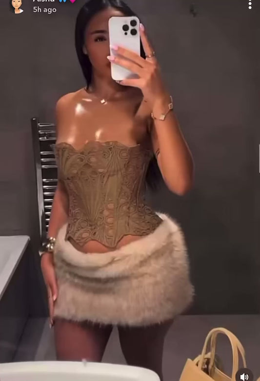 𝐄𝐥𝐥𝐚 𝐂𝐫𝐨𝐬𝐞𝐭 & 𝐅𝐮𝐫 𝐒𝐞𝐭